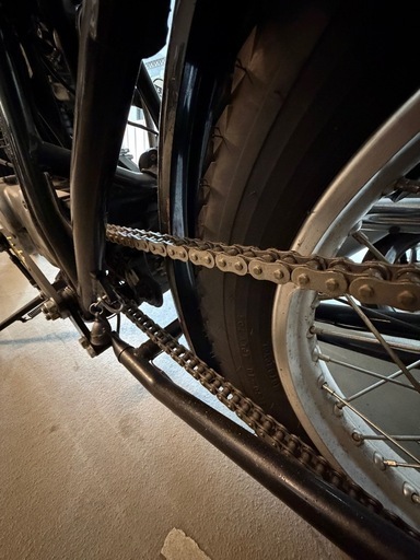 SR400 オートバイ　chopper ワンオフパーツ多数