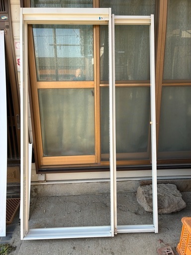 未使用品　
TOTO浴室引き戸サッシ付き