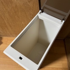 ゴミ箱の画像