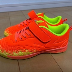 新品フットサルシューズ size２１㎝ オレンジ/ライムグリーンの画像