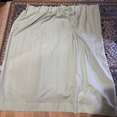 カーテンレール2本、カーテン2組の画像