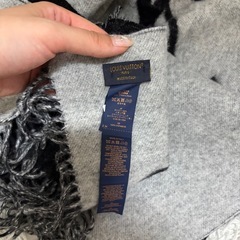 LOUIS VUITTON マフラー の画像