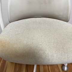 デスクワーク椅子の画像