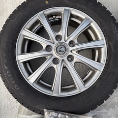 フリードハイブリッドプラスアイスナビタイヤ4本の画像