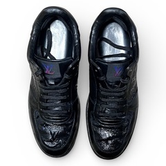 【美品】Louis Vuitton ルイヴィトンスニーカー　大人気リヴォリライン　モノグラム　レインボーエンボス　レザーの画像