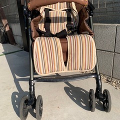 コンビ　ベビーカーの画像