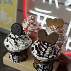 3月上旬オープニングスタッフ緊急募集！SNSで話題の夜ドーナツ専門店★髪型・髪色・ネイル・ピアスも自由 ★週1日からでも勤務OK・勤務時間1日最大4時間・ダブルワークOKの画像