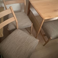 ダイニングテーブル　4人用の画像