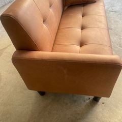 2人がけソファー　合成皮　ほぼ未使用　ガレージ保管品の画像