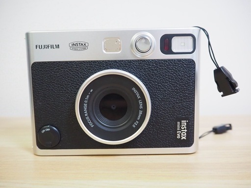インスタントカメラ　instax mini Evo
