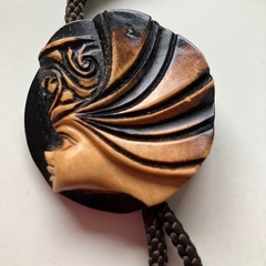 木彫りループタイ　北海道土産　アイヌデザインの画像