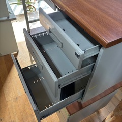 引取限定 袖付 オフィスデスク 事務用品 シンプル 片袖 パソコンデスクの画像