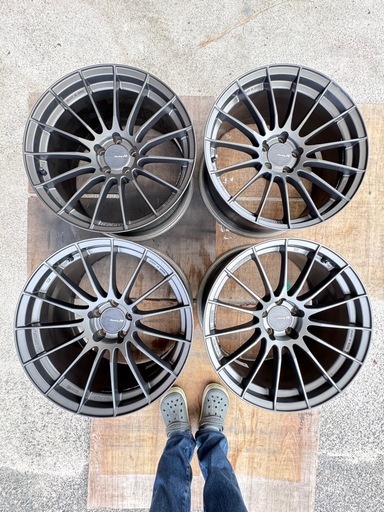 ENKEI RS05RR 軽量 19インチ PCD114.3 5H 9J +30 9.5J +35 4本セット コーンケーブ　スカイライン　エンケイ