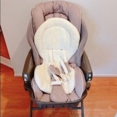 アップリカ　ユラリズム　オート　バウンサー　電動ハイローチェアの画像