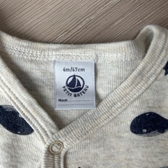 ①プチバトー くじら柄ロンパース ＆ あったかベスト セットの画像