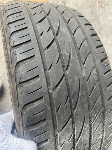 MAX TREX 245/35/20 2本