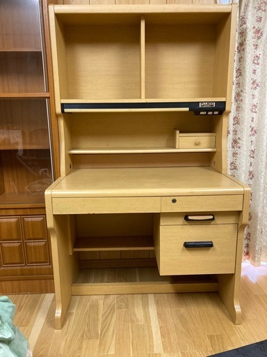 学習机 (いち) 古国府のテーブル《学習机》の中古あげます・譲ります