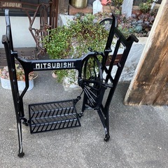 ミシン台　アンティークミシンの画像