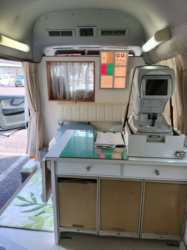 車両(眼鏡検定測定専用車輛(NISSAN キャラバン視力測定車)￥300000