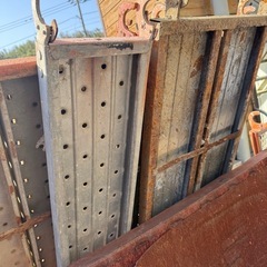 曲がり有り 足場資材 枠組み用 アンチ1.8m 0.4幅の画像