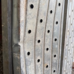 曲がり有り 足場資材 枠組み用 アンチ1.8m 0.4幅の画像