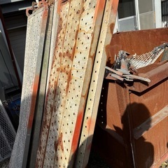 曲がり有り 足場資材 枠組み用 アンチ1.8m 0.4幅の画像