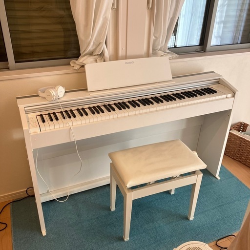 CASIO　電子ピアノ　ホワイト　ヘッドホン