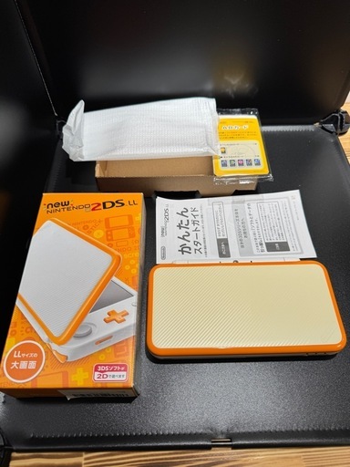 美品　ニンテンドー2DS LL ホワイト/オレンジ 任天堂 NINTENDO JAN-001