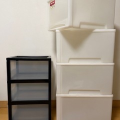 カラーボックスとコンテナを纏めて譲りますの画像