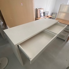 IKEA   MICKE ミッケ デスク, ホワイト, 142x50×75cmの画像