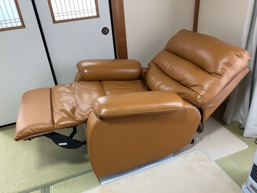 <売れました> ニトリ　電動リクライニングソファ　本革　一人掛け　ソファー KDDY008B