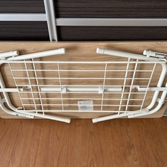 ニトリの細長いテーブルの画像