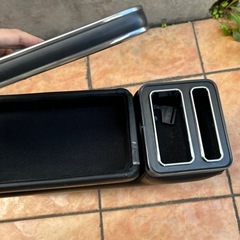 コンソールボックス   シエンタなどの画像