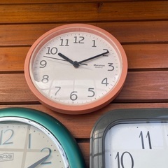 掛け時計　3つ　平成レトロの画像