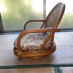 ラタン 回転 座椅子 ローチェアの画像