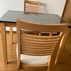 机、テーブル、椅子、チェア
の画像