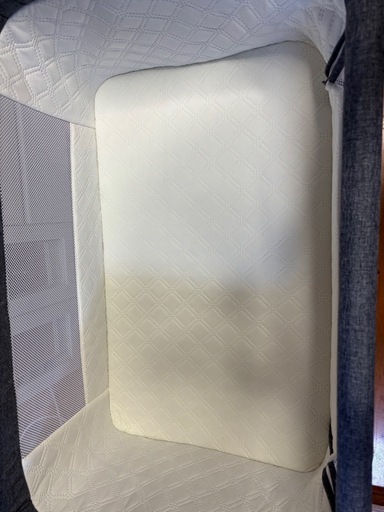 取引中【美品】高さ5段階調節 ベビーベッド