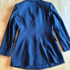 ベスト付き　三つボタンスーツ（上部のみ）の画像