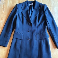 ベスト付き　三つボタンスーツ（上部のみ）の画像