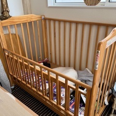 木製ベビーベッド キャスター付きの画像