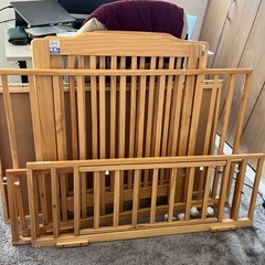 木製ベビーベッド キャスター付きの画像