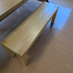 IKEA テーブル＋ベンチ2つセットの画像