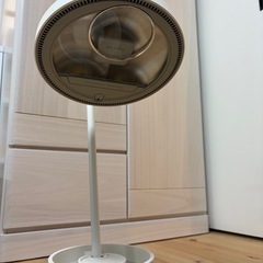 バルミューダ　ザ・ライト　太陽光LEDデスクライト
の画像