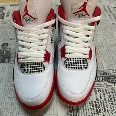 ナイキ　ジョーダン4    ファイアレッドの画像
