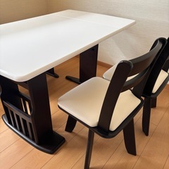 「取引者決定」ダイニングテーブルセット（テーブル＋椅子2脚＋ベンチ1台）の画像