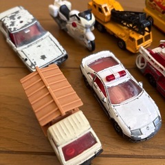 壊れた　トミカ　の画像