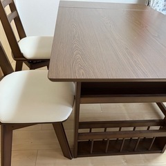 ダイニングテーブル　の画像