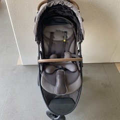 Aprica   ベビーカーの画像