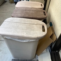 ゴミ箱の画像