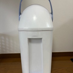 Pigeon（ピジョン）おむつ用ゴミ箱の画像